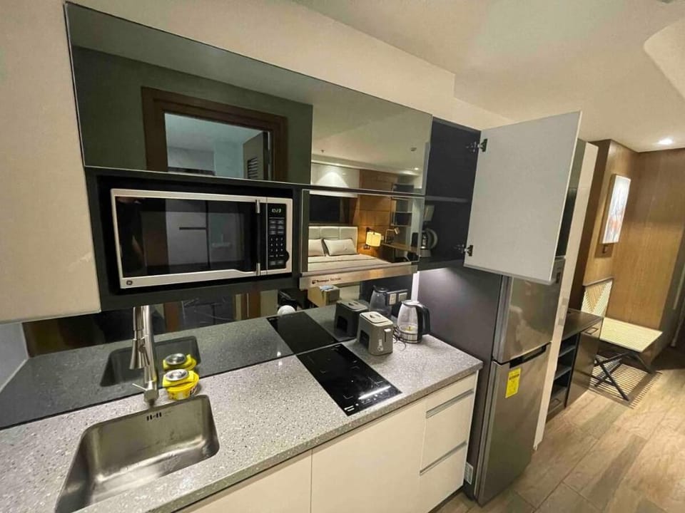 Luxury condo in One Euphoria  In Angeles SM Clark Apartment in Angeles