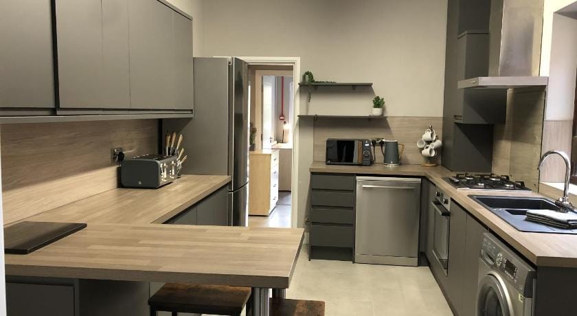 Executive or Large Family 5-bed House - Hosted by Hutch Lifestyle Vacation rental in Coventry