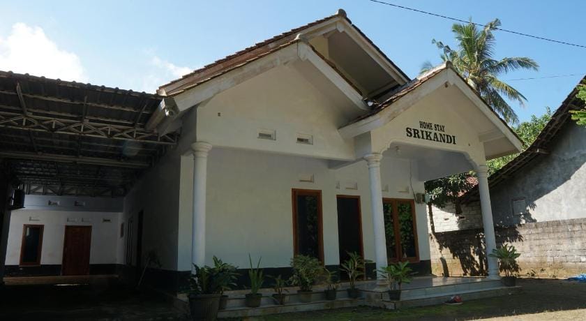 Hotel O Homestay Srikandi Pulau Merah BeachNearPantai Pancer Hotel in East Java