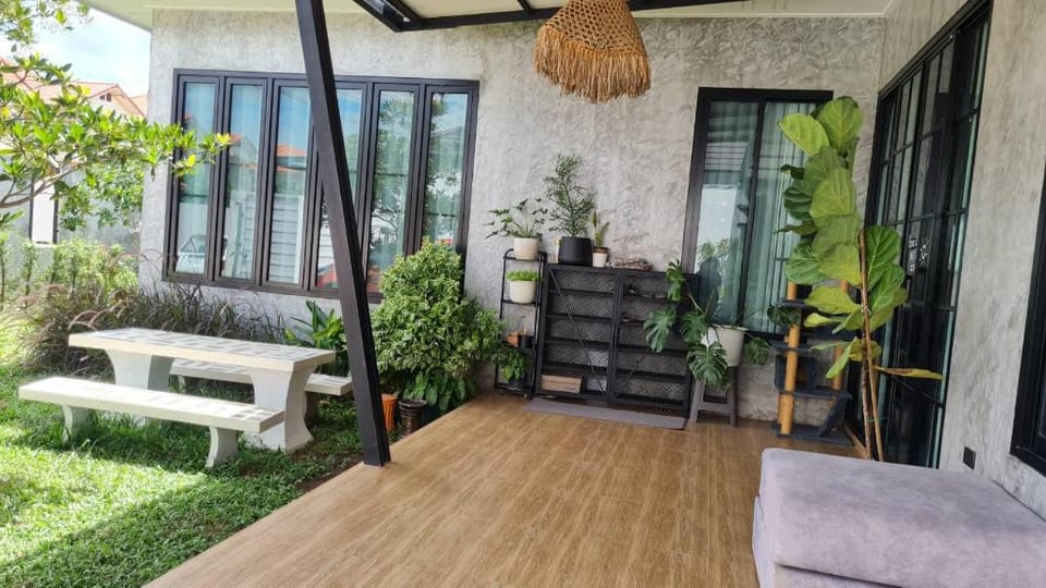 Safe Zone House   Vacation rental in Laos