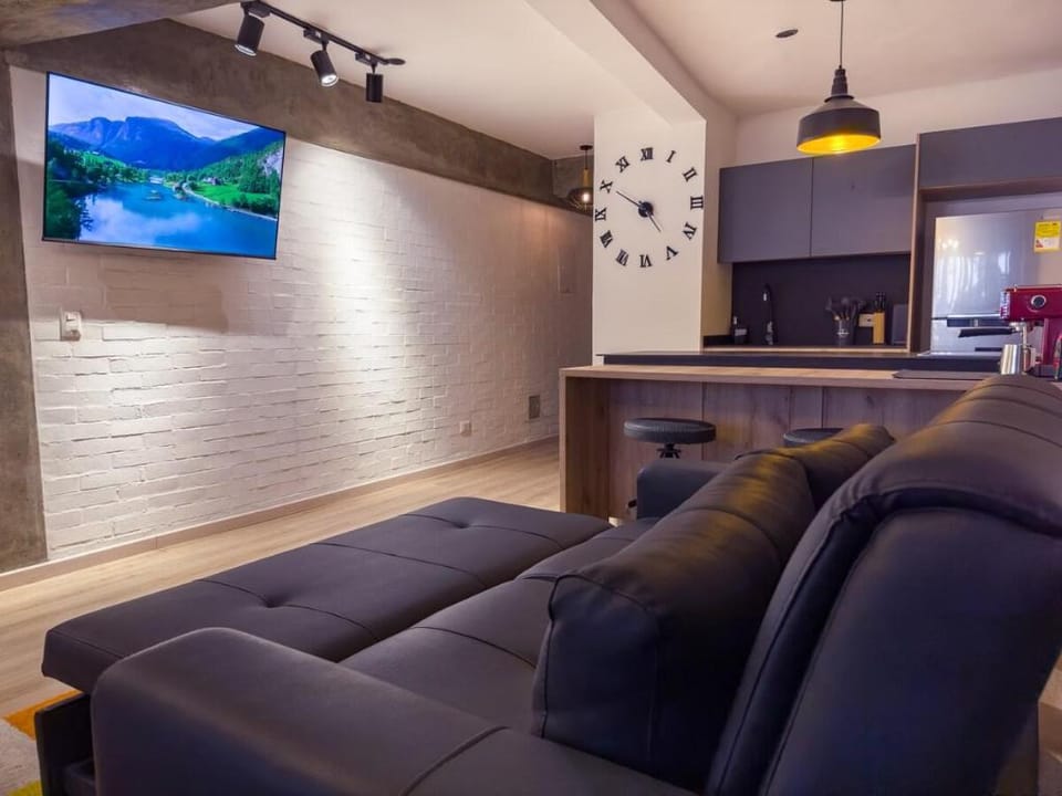 Moderno loft, A/C, agua caliente, ultra WIFI Apartment in Cali