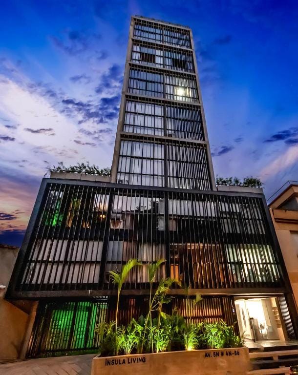 Moderno loft, A/C, agua caliente, ultra WIFI Apartment in Cali