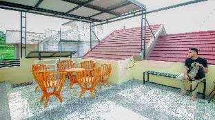 Kencana Mountain View | Balcony Vacation rental in Batu
