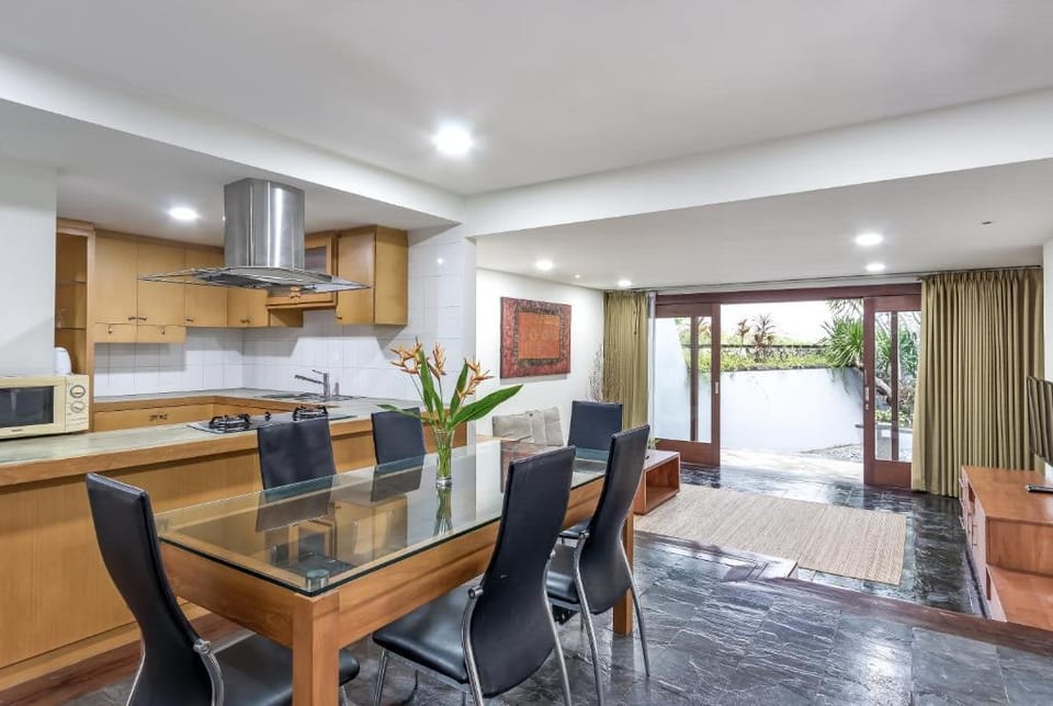 Stunning 6BDR Ocean Views In Jimbaran Hills Vacation rental in Kuta Selatan
