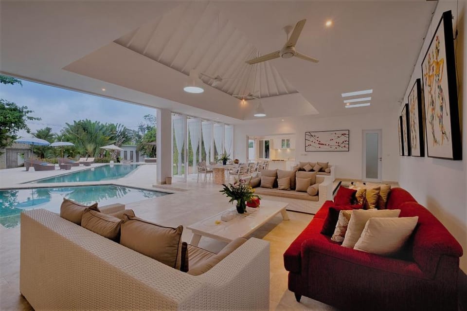 Royal 3 BR Private White Villa at Canggu #ZN Villa in North Kuta