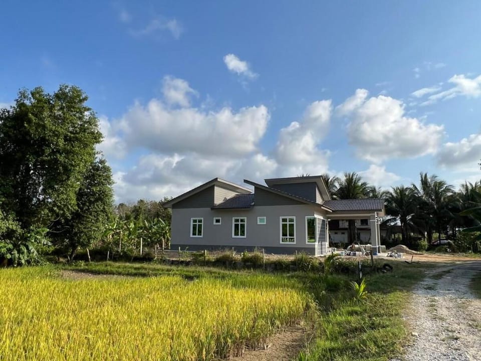 Majestic Home - Pasir Puteh Vacation rental in Terengganu, Malaysia