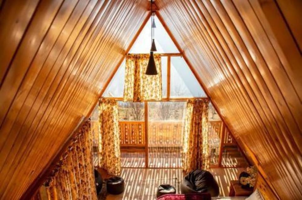 Palach Kothi - 02 Bedroom Attic Vacation rental in Himachal Pradesh