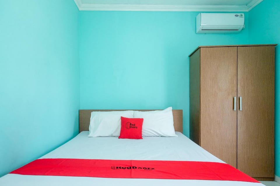 RedDoorz @ Jakal Atas KM 7 Hotel in Special Region of Yogyakarta