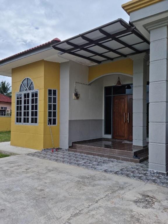 AZ’s Cosy House to Stay @ Kubang Kerian Vacation rental in Malaysia