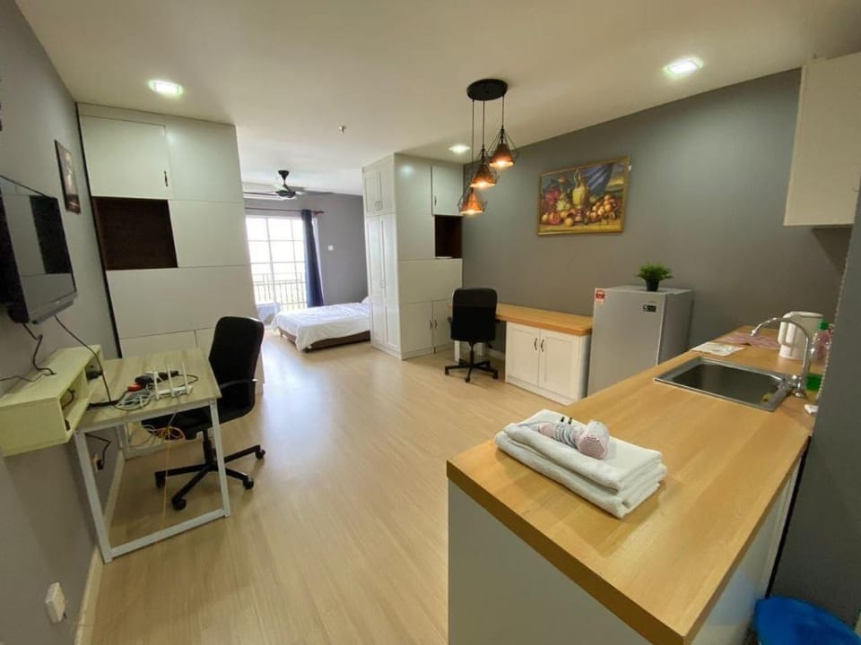 Pool view@Sweet Home Champs Elysees  Apartment in Perak