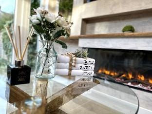 Deluxe Stays @ Libra Spaces Vacation rental in Hull