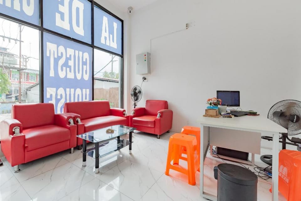 Urbanview Hotel La De Grizz Syariah Sampit by RedDoorz Hotel in Indonesia