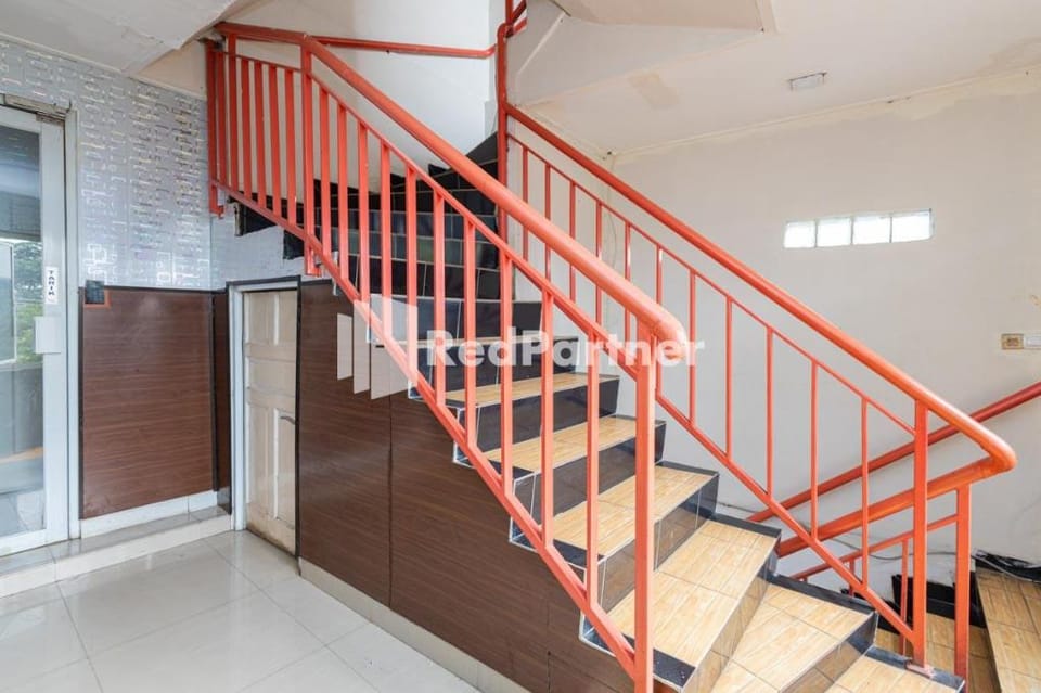 Alfa Guesthouse Serpong Mitra RedDoorz Hotel in West Java