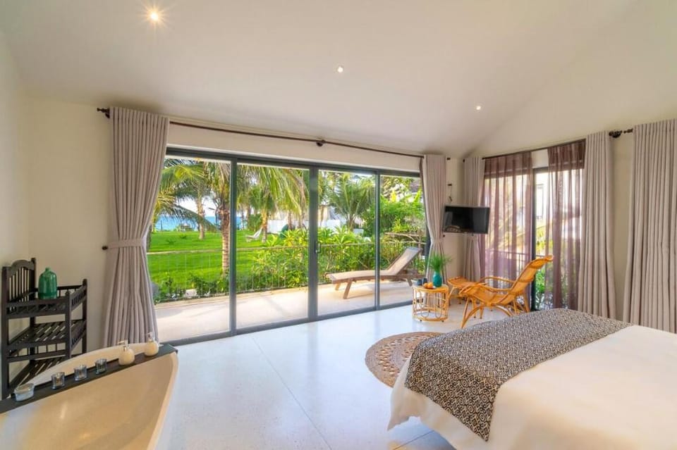 Cam An Beach Front Villa - 5BR Villa in Hoi An