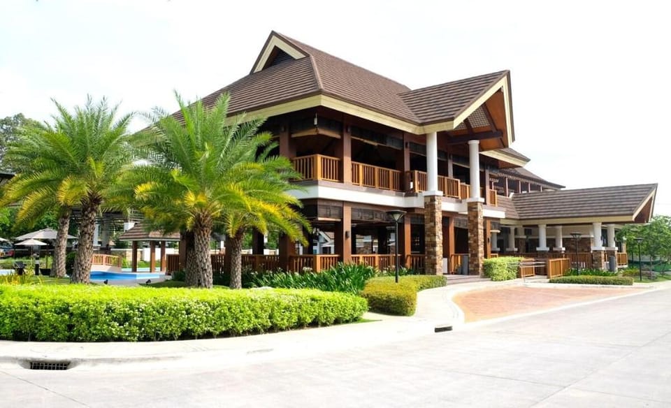 Resort-Inspired Condo in Cebu City Apartment in Lapu-Lapu City