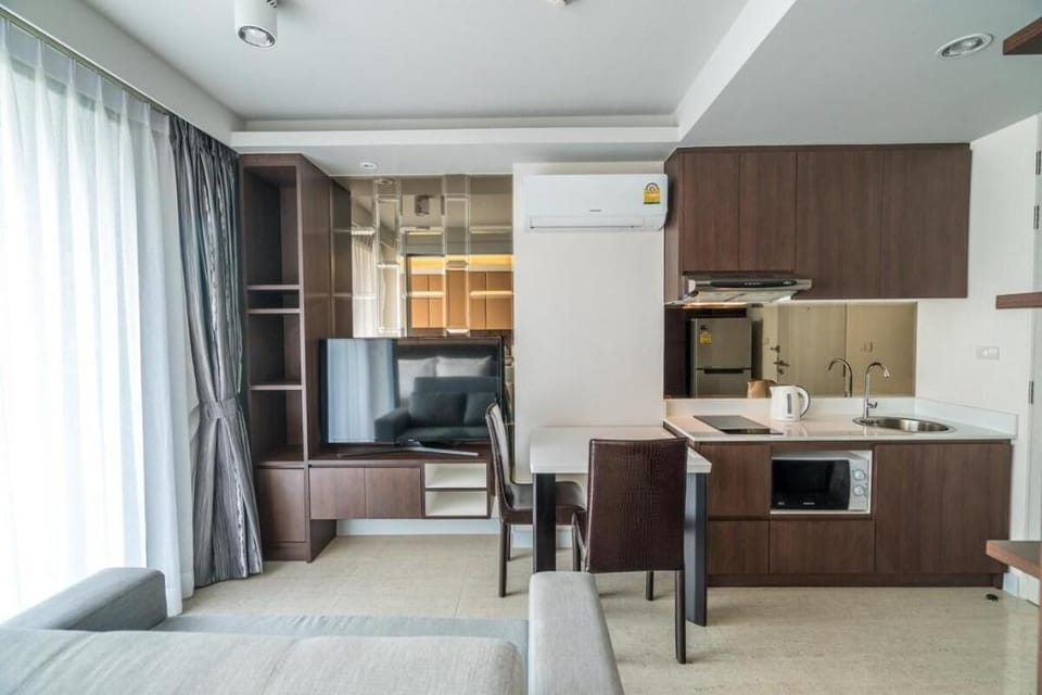 Aristo 521-Convenient studio, walk to Surin beach Apartment in Choeng Thale
