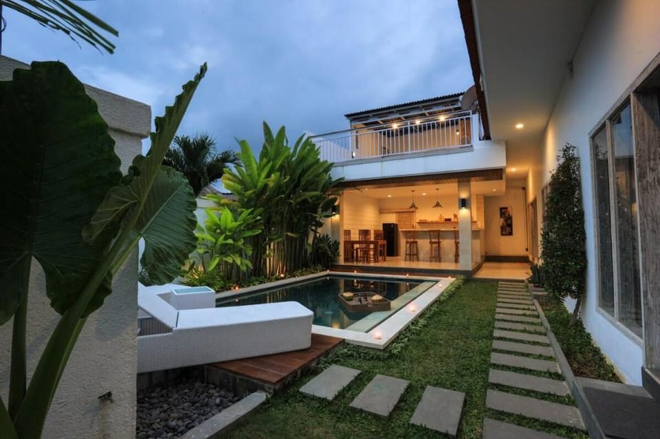 Newly Built Three Bedroom Villa with Stunning Pool Villa in North Kuta