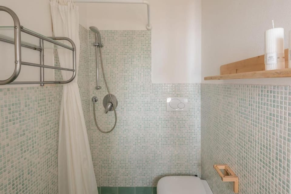 Elegant Residence Ea Bianca 2 Bedroom sleeps 6 plus extra bed available Apartment in Sardinia