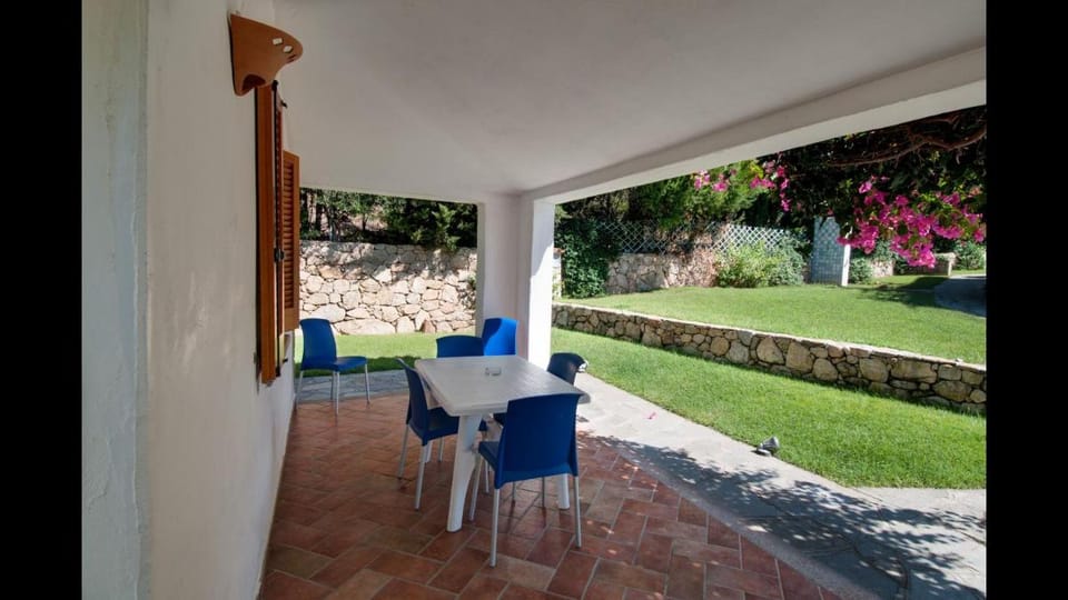 Stunning Residence Bouganvillage 2 Bedroom sleeps 6 child Apartment in Sardinia
