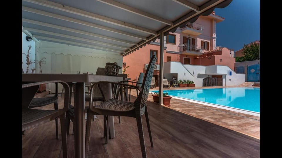 Relaxing Cristal Bedroom apartment sleeps 5 persons Apartment in Santa Teresa Gallura