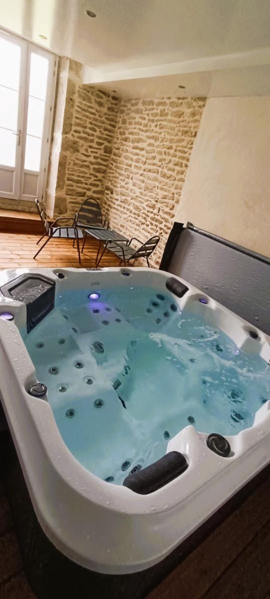 Gte du moulin brochat avec espace jacuzzi commun Vacation rental in Bourgogne-Franche-Comté