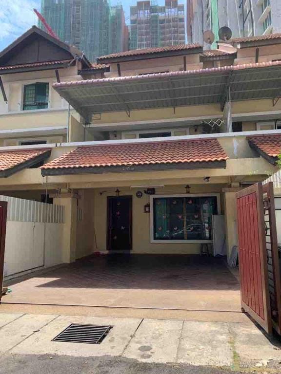 Retro Huge Clean 3sty Hse Georgetown Comfortable Vacation rental in George Town