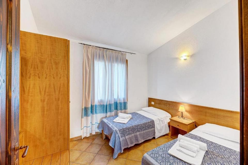 The Fantastic Residenza Badus 2 Bedroom sleeps 6 Child Apartment in Sardinia