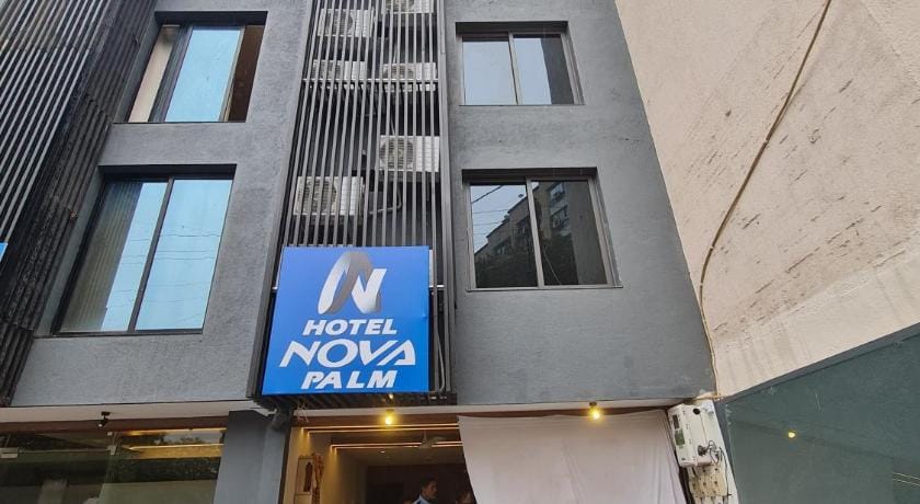 Hotel O Ravi Palace Hotel in Gujarat
