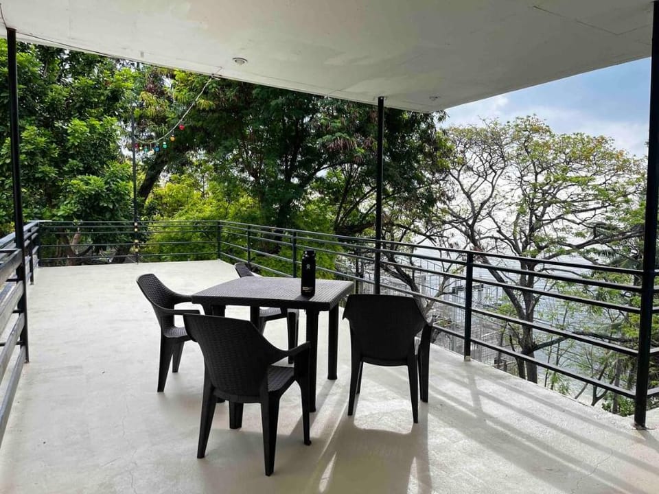 Cliffside Room-1 Vacation rental in Oslob