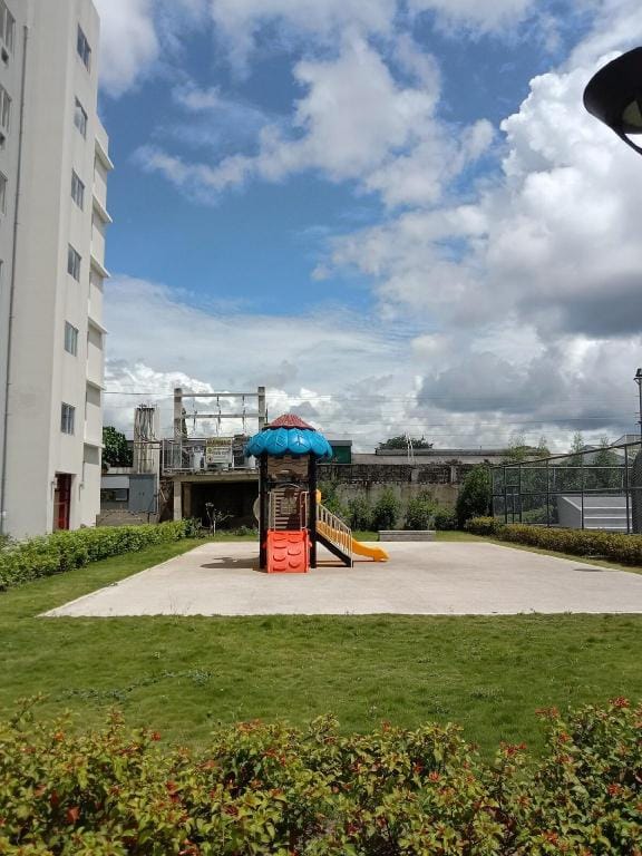 DYEN C-Unit, Fully-furnished 1 BR, 8 SPATIAL DAVAO Apartment in Davao City