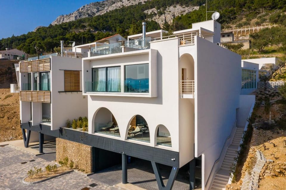 Bura in Marušići with 3 bedrooms and 3 bathrooms Apartment in Split-Dalmatia County