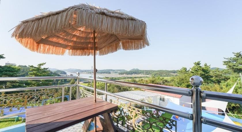 Taean  Haeyang Jungwon Pension Bed and Breakfast in South Korea