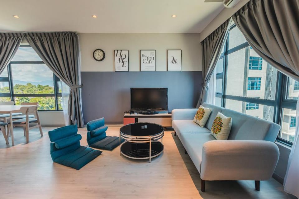 Jesselton Quay Deluxe Seaview 8pax by HayBay  Apartment in Kota Kinabalu