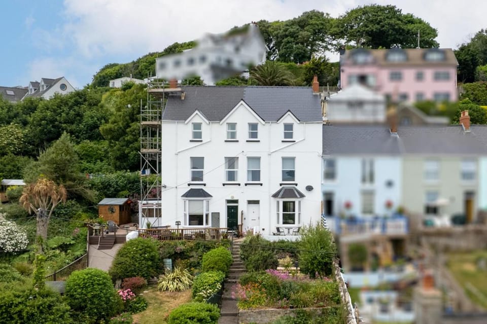 Penalun House - Beautiful Sea Views Vacation rental in Wales