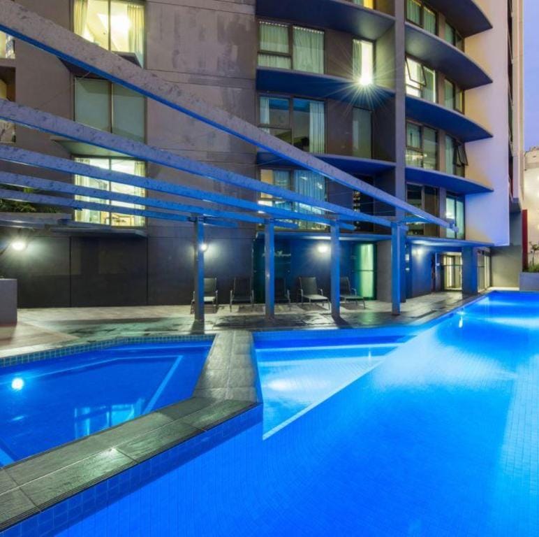 Heart of City with Pool & Spectacular River Views Apartment in Kangaroo Point