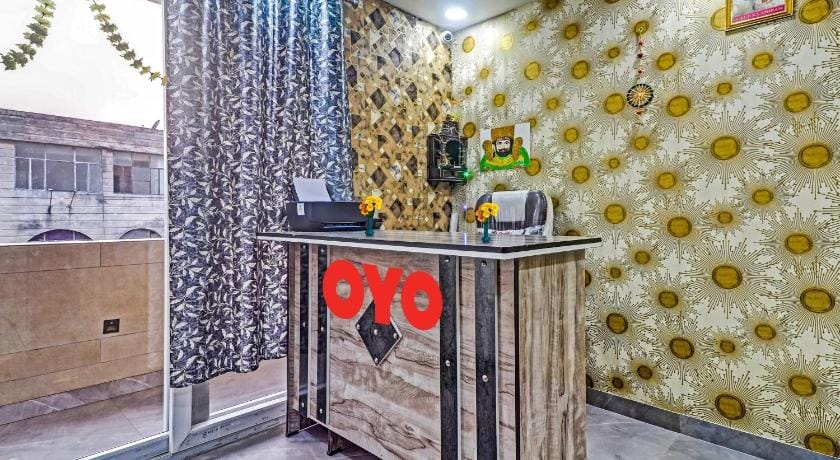 OYO Flagship 814363 Amazing Guest House Hotel in New Delhi