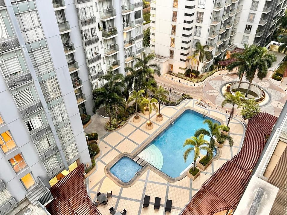 Kiel Hotel Across NAIA Airport Terminal Apartment in Pasay