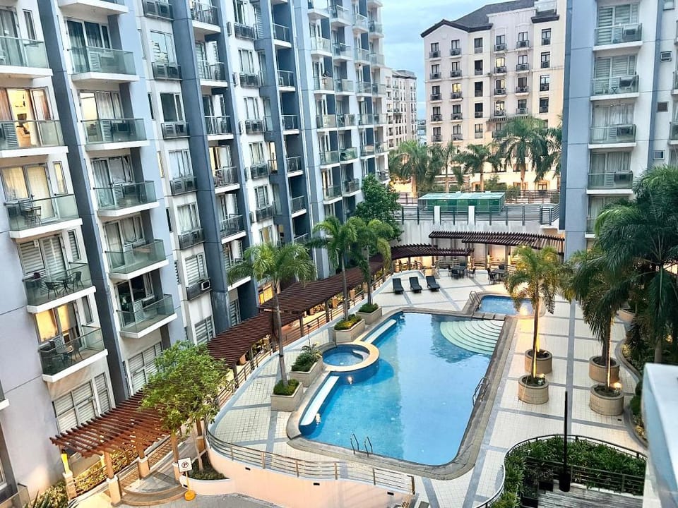 Kiel Hotel Across NAIA Airport Terminal Apartment in Pasay