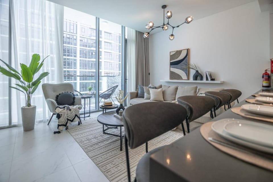 Step Into Heaven In This Lakeside Apartment Apartment in Dubai