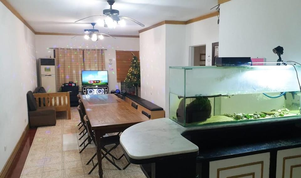 Take 2 Private Villas with pool -Jay's house Villa in Angeles