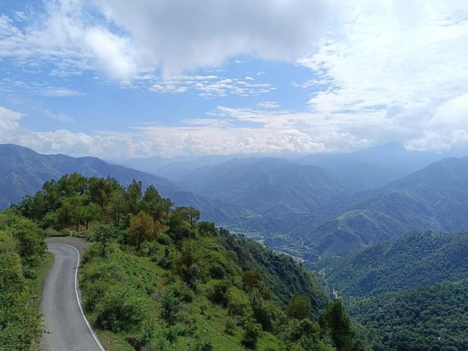 Panoramic Paradise:Windmill Inn Apartment in Himachal Pradesh