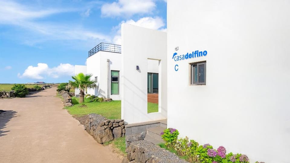 casadelfino in jeju Bed and Breakfast in South Korea