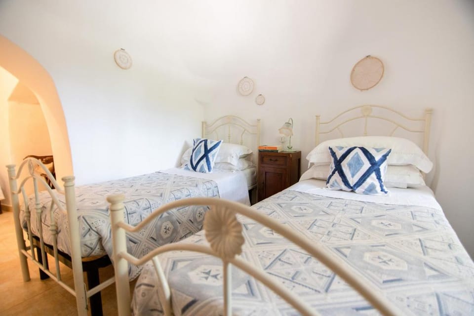 trullo nonna netta con piscina idromassaggio e area giochi Vacation rental in Province of Taranto