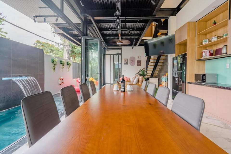 Amy Chill House 4 BRs - 6 mins walk to the beach. Villa in Da Nang