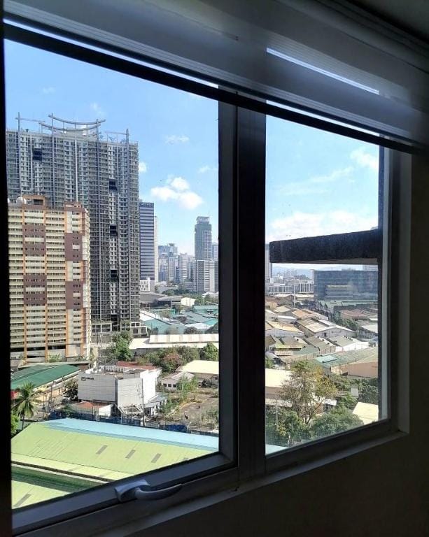 Pioneer Woodland SM LIGHT Boni Mandaluyong 2BR Vacation rental in Mandaluyong