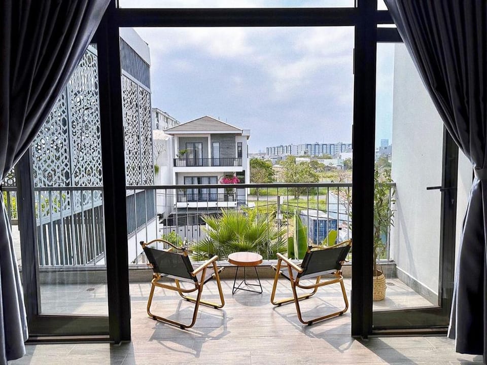 ChiAn Pool Villa 5 Bedrooms Villa in Da Nang