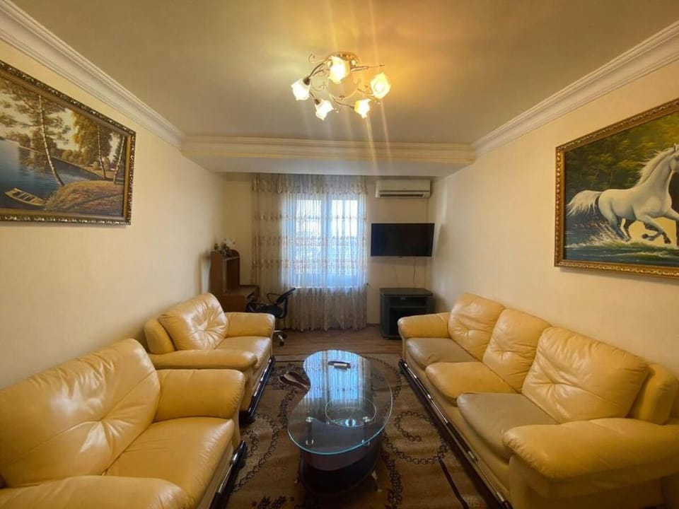 Full House beautiful apartment in Кomitas Apartment in Yerevan