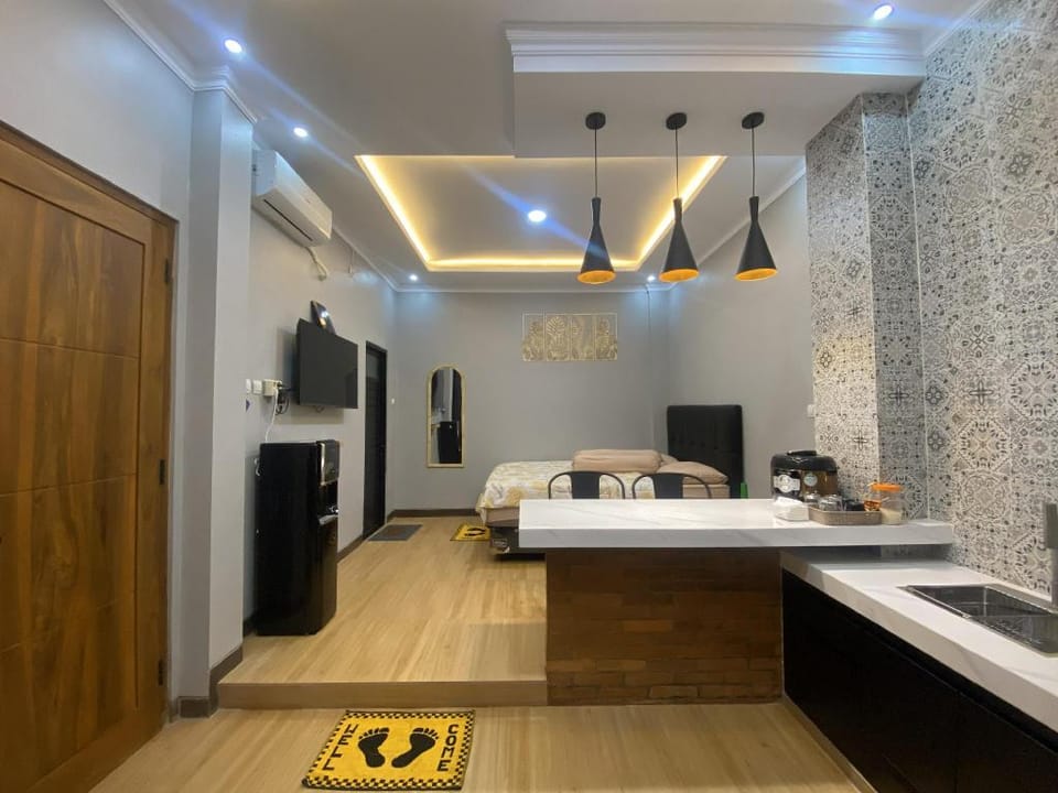Homestay Flamboyan 4 - Penginapan Studio ala Cafe Hotel in Special Region of Yogyakarta