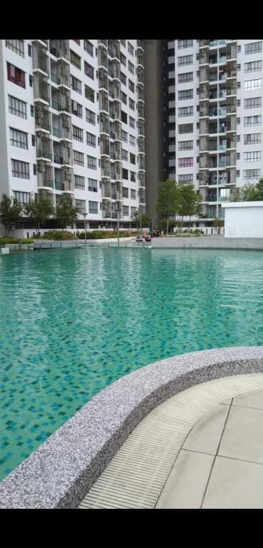 Sg Buloh Rahman Putra Apt (WiFi Netflix) (6pax)  Apartment in Selangor, Malaysia