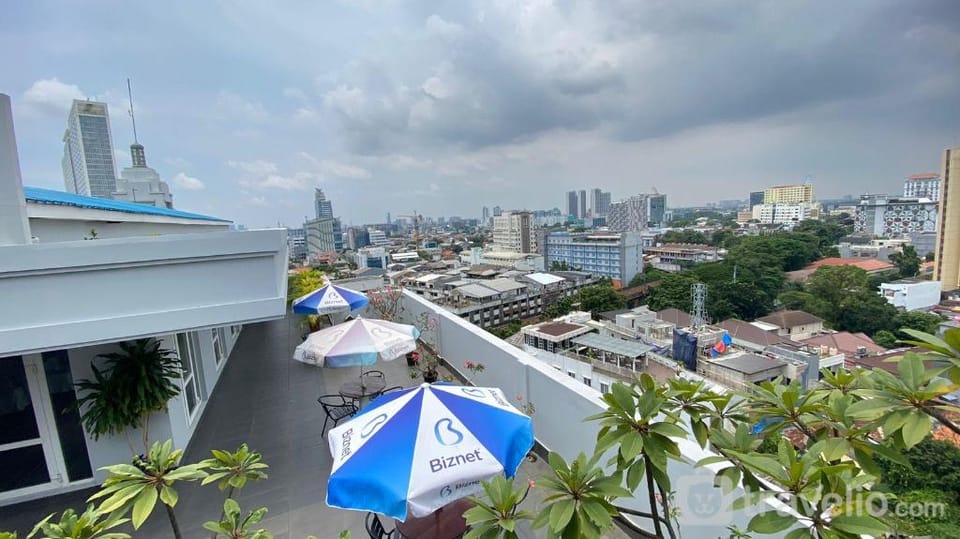 Cozy Stay 1BR 1 Cik Ditiro Residence By Travelio Apartment in Jakarta